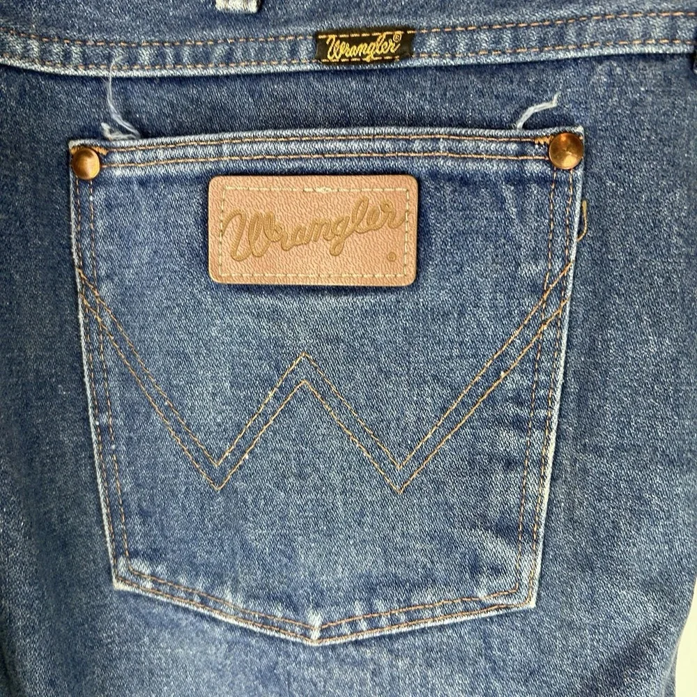 Vintage Wrangler Jeans Men's Size 46x30‎ (tag 48X30) Made USA